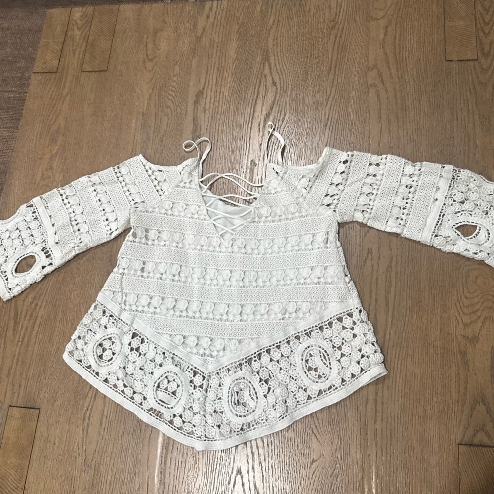 SUGAR + LIPS White Boho Crochet Lace Bell Sleeve Top (Style T7103) Medium - Picture 6 of 9